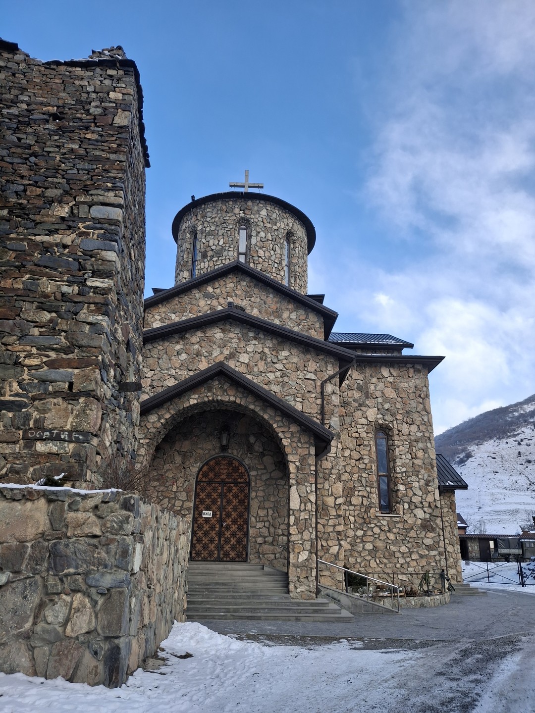 Ездили на экскурсию 18.01.2026 г. гид Альберт. Остались очень довольны. Посетили много мест, но при этом