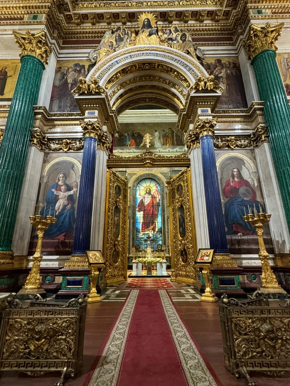 Экскурсию в Спас на Крови и Исаакиевский собор проводила гид Екатерина! 👏👏👏 Профессионально, великолепно изложен материал