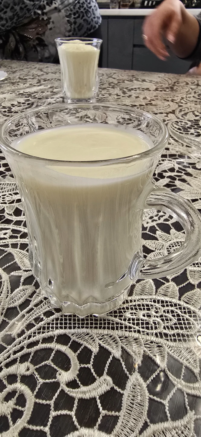 Во-первых организовано всё отлично. Успели заехать в Чайный домик. Много местных продуктов, сделали для себя много