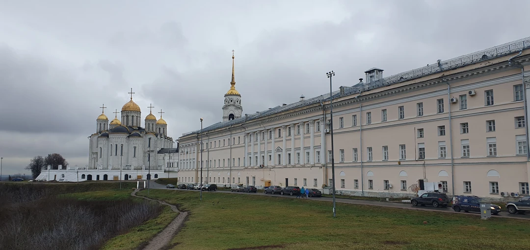 Светлана просто молодец! Очень структурированно, по делу, никакой лишней и неинтересной информации, никакого перегруза датами или