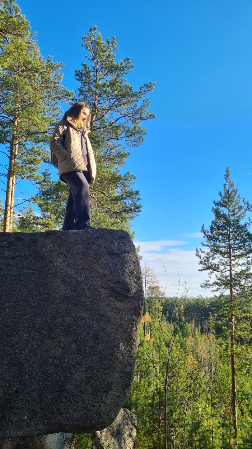 Волшебный день в Исетском лесу с гидом-волшебником Алексеем! Мы слушали тишину, терли пихту, ели шишки и