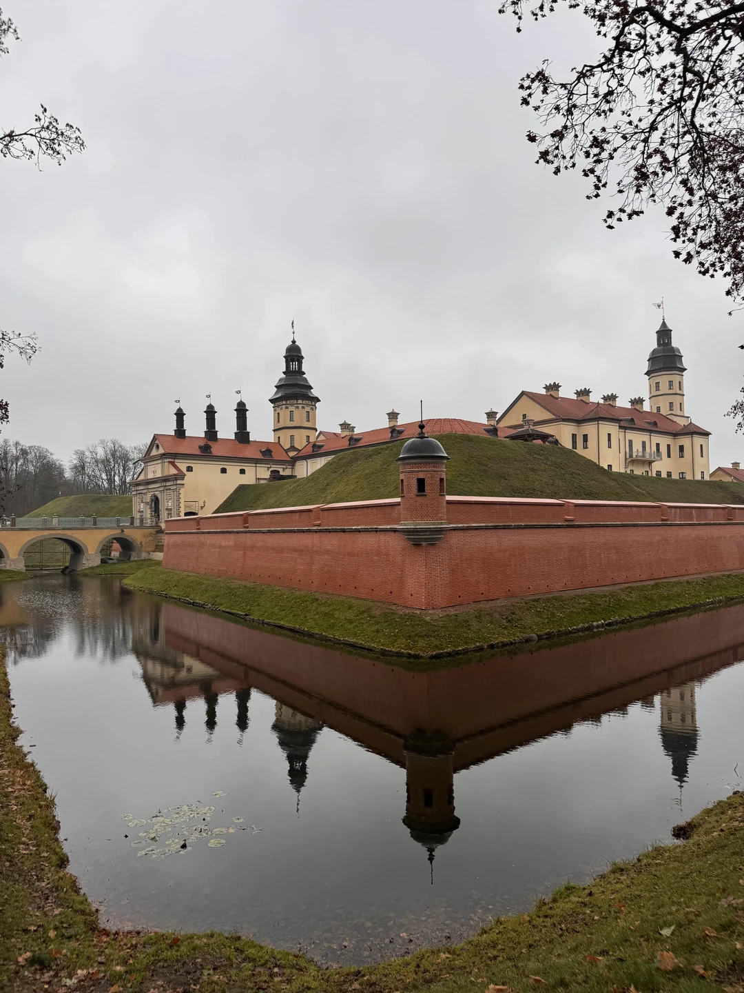 Очень насыщенная и интересная программа экскурсии, немного подвела погода, но поздняя осень… Помимо экскурсии хочу обратить