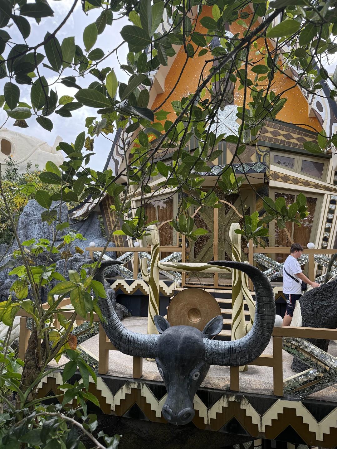 Экскурсия нам очень понравилась. Михаил, как только приехал за нами в отель, расположил к себе абсолютно