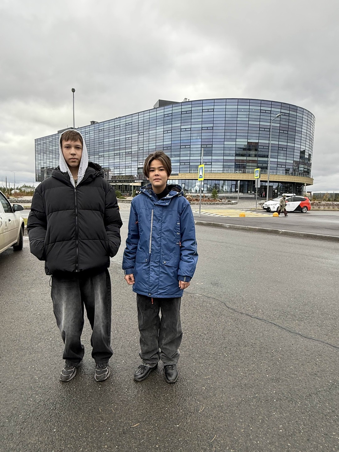 Были 5 ноября на экскурсии в Инополисе с подростками 13 лет. Экскурсовод Валерий интересно рассказывал об