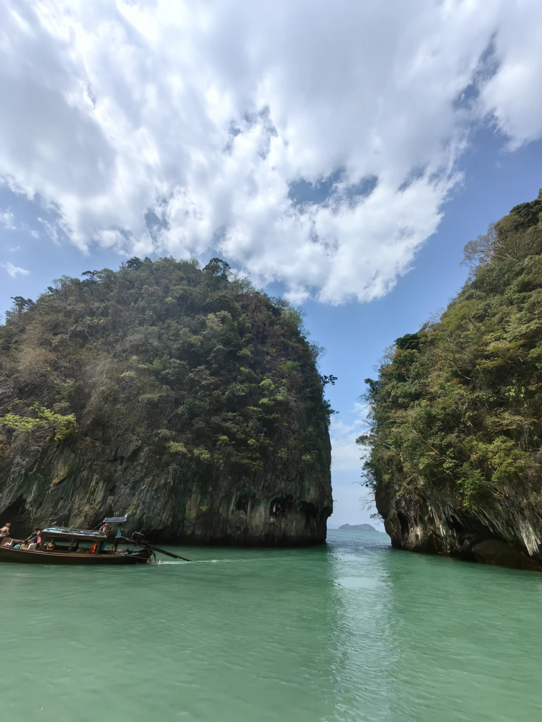 Прекрасная поездка и организация процесса. Очень рады, что группа небольшая оказалась, всего 14 человек, было очень
