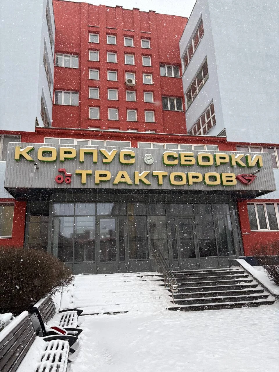 Благодарим за очень интересную, познавательную экскурсию! Взрослые и ребенок 12 лет в восторге. Рекомендуем обязательно к посещению в Минске! 👍