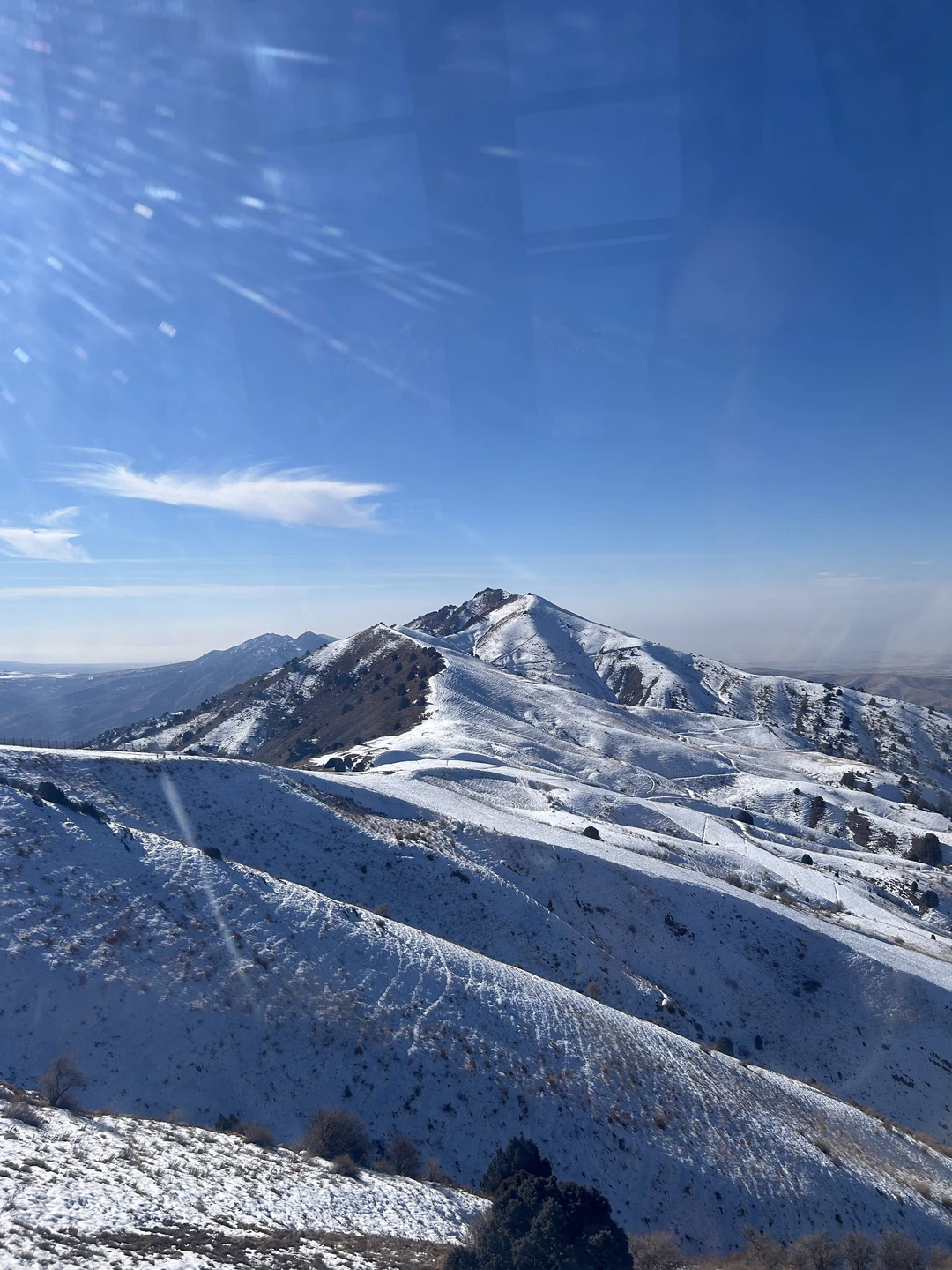Благодарю Альберта за организацию экскурсии, бронировали накануне поздно вечером. Гид, он же водитель Уткир отработал по