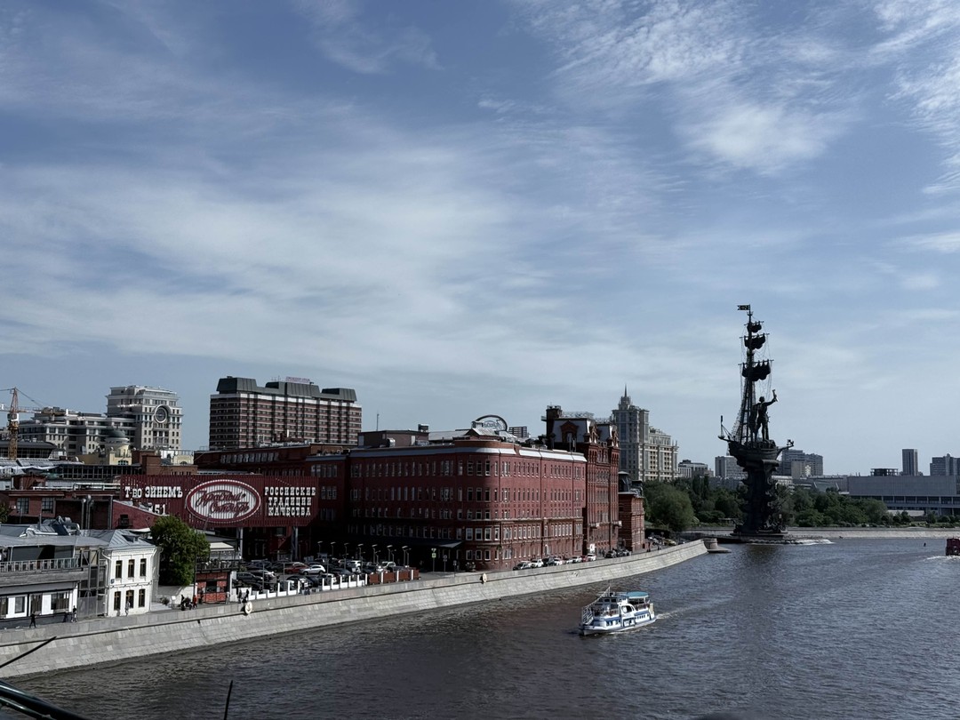 Сладкая экскурсия по истории «Красного Октября» и его окрестностям (Alena)