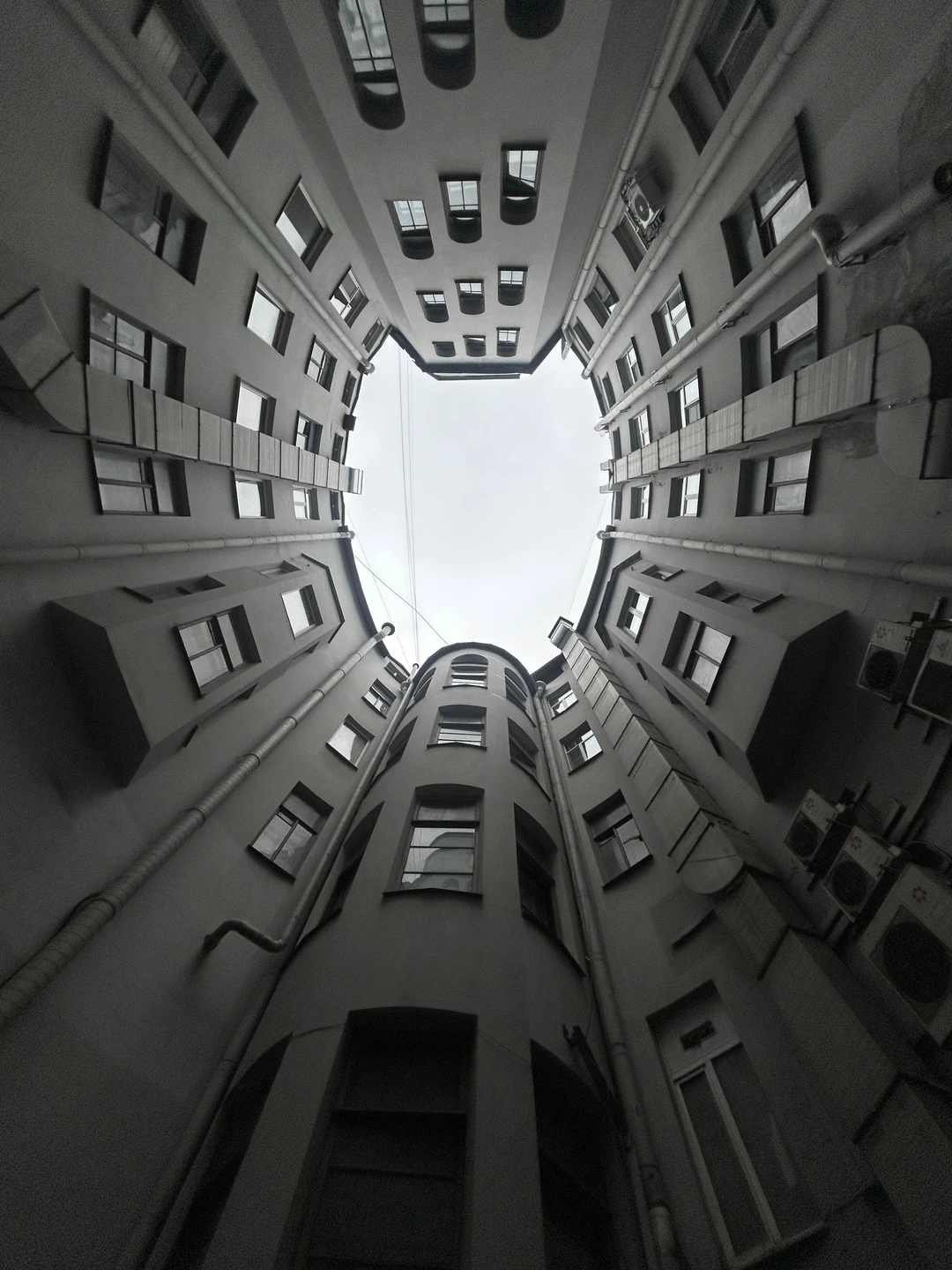 Алексей прекрасный гид, очень интересно и живо рассказывает, охотно отвечает на вопросы. Экскурсия легкая и приятная