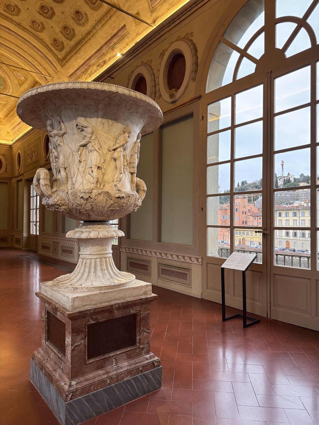 Светлана-прекрасный экскурсовод с глубокими знаниями в искусстве. Провела нас по интереснейшмм маршрутам Флоренции, даже находясь в