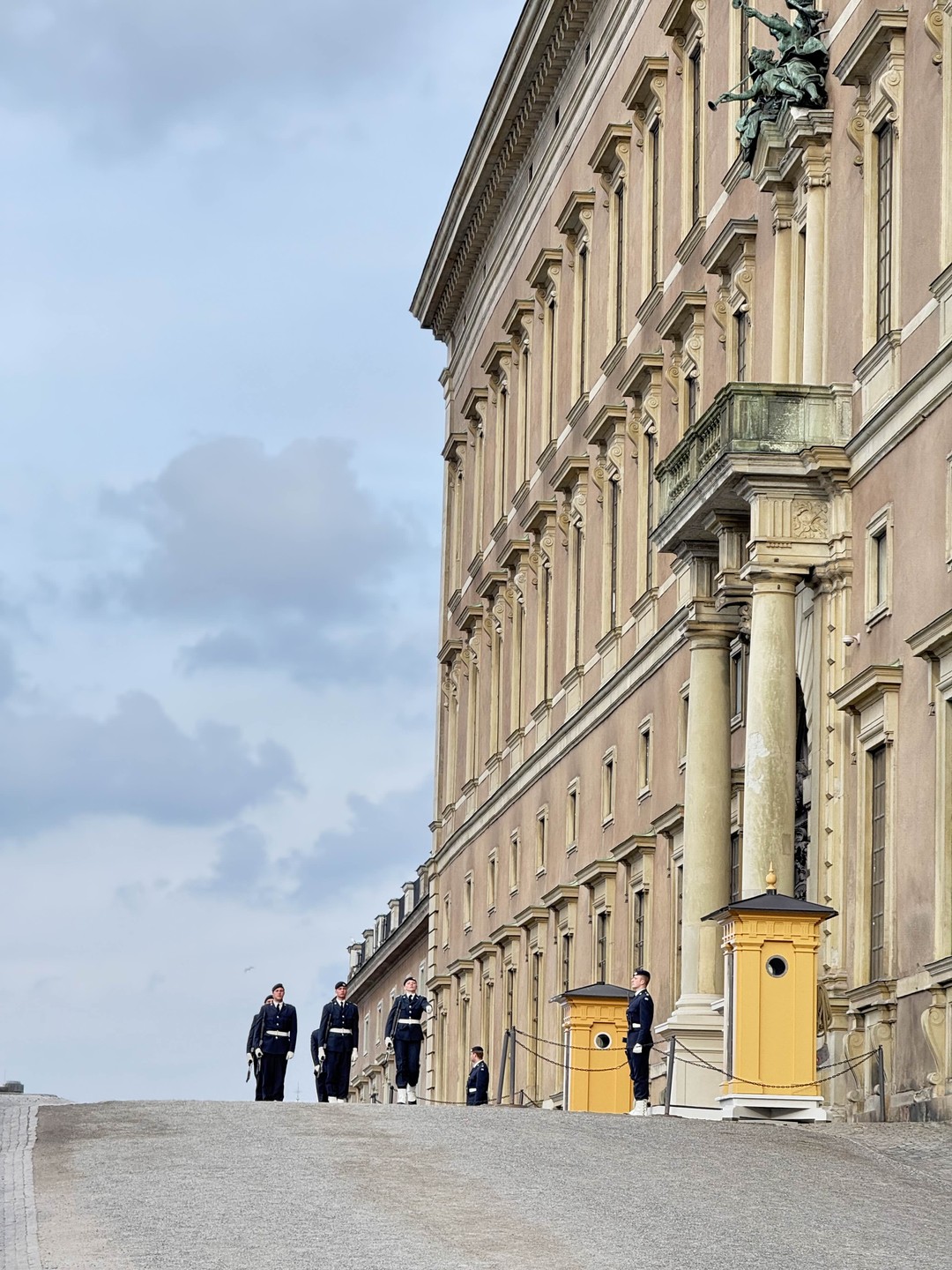В очередной раз убедилась, что посещая новую страну-нужно обязательно брать обзорную экскурсию!