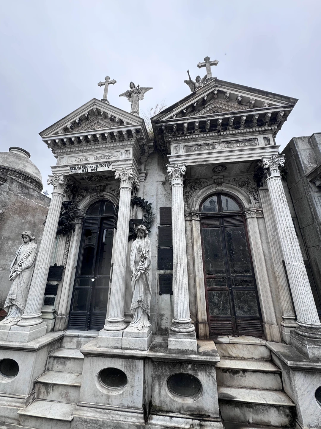 Ксения просто отличный экскурсовод. Очень информативно, без воды и «пройдите вон туда и сами посмотрите». Ответит