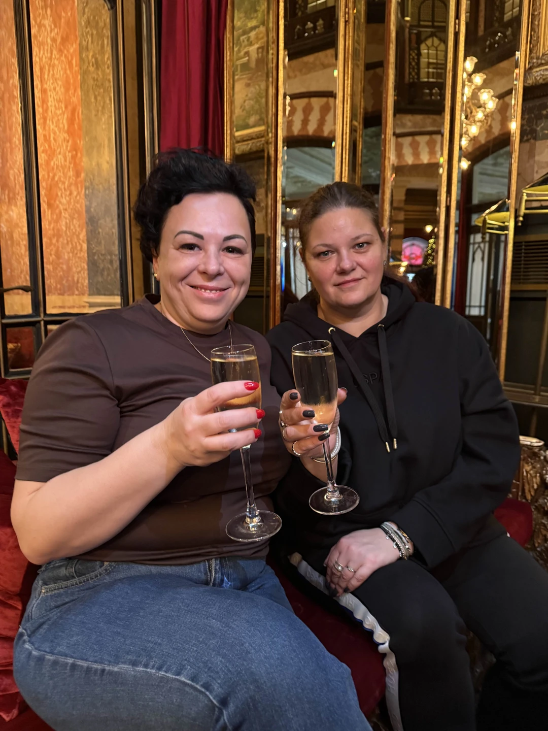 Сегодня гуляли по Стамбулу — и это было просто волшебно. С первой минуты поймали какое-то правильное