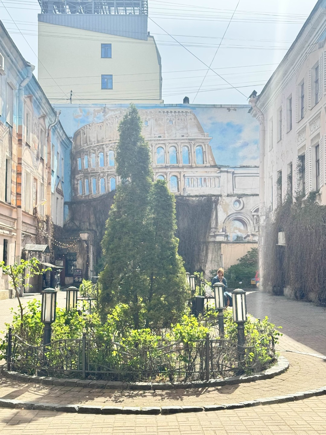 Нам очень понравилось, прогулка получилась замечательная, динамичная. Таня прекрасно знает Петербург, спасибо ей за открытие тайных
