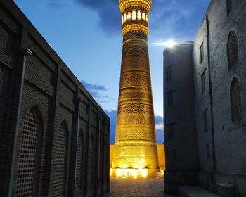 Знакомство с Бухарой: Пой-Калян, мавзолей Саманидов и Ляби-Хауз