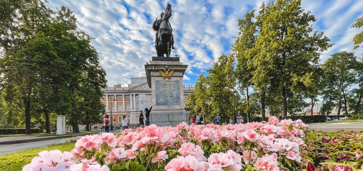 Обзорная экскурсия по Петербургу с аудиореконструкцией (4/7)