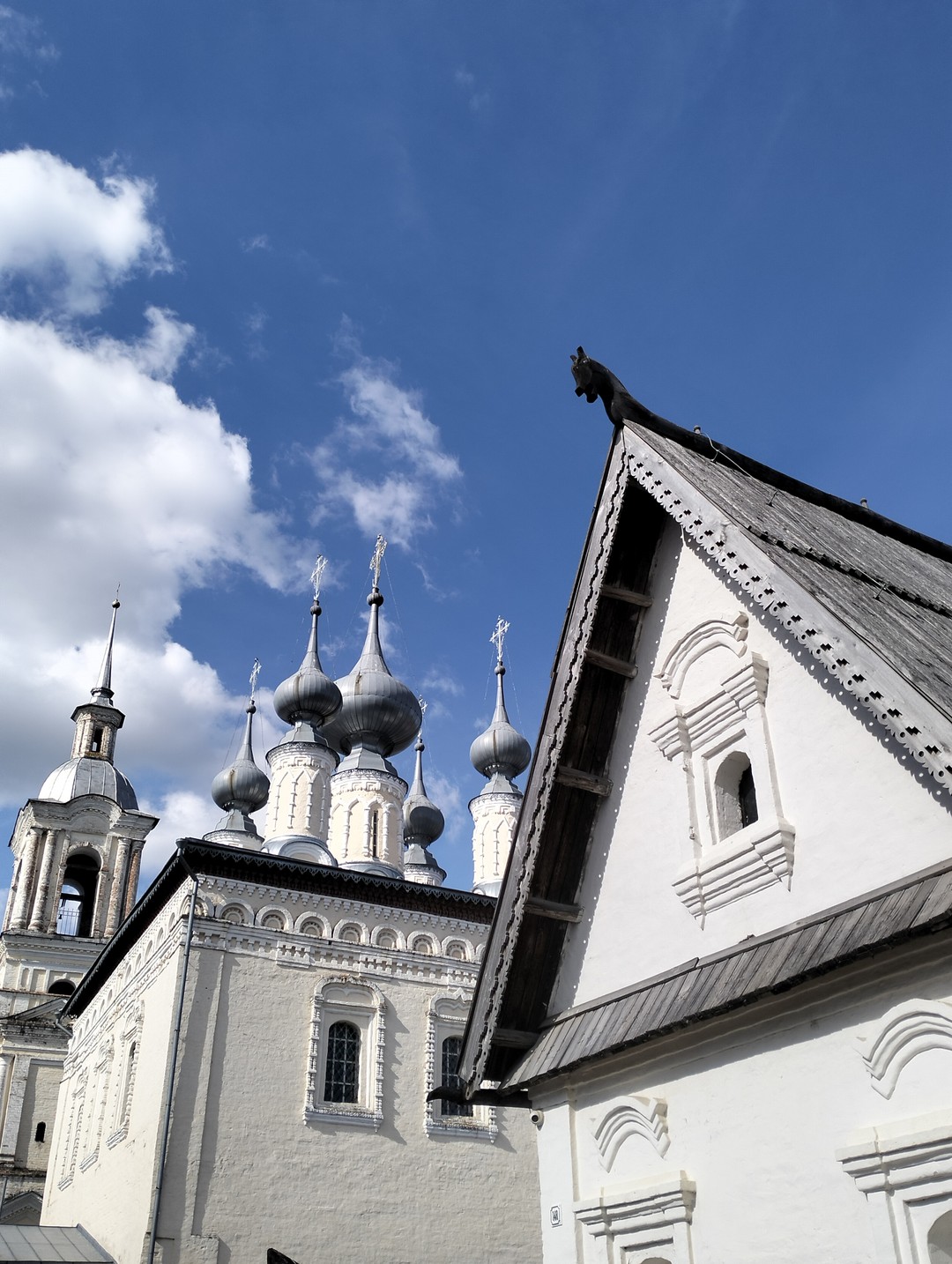 Мне понравилось. Я бы назвала это прогулкой по городу с местным жителем, который любит свой город