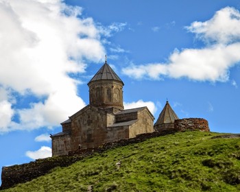 Подъём к Троицкой церкви, ущелье Трусо и переезд в Кутаиси