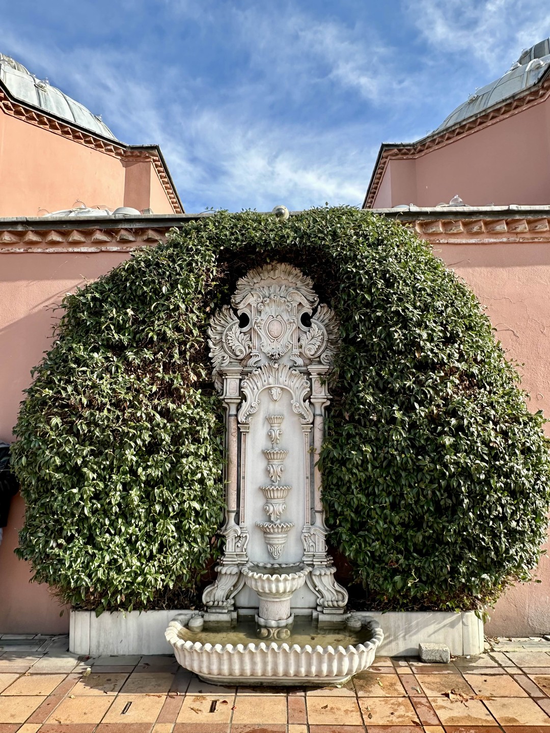 Вчера были на экскурсии с Мустафой, и это было замечательно! Мустафа - отличный гид, который хорошо