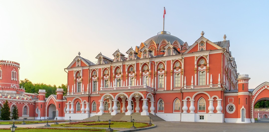 Самые красивые отели Москвы