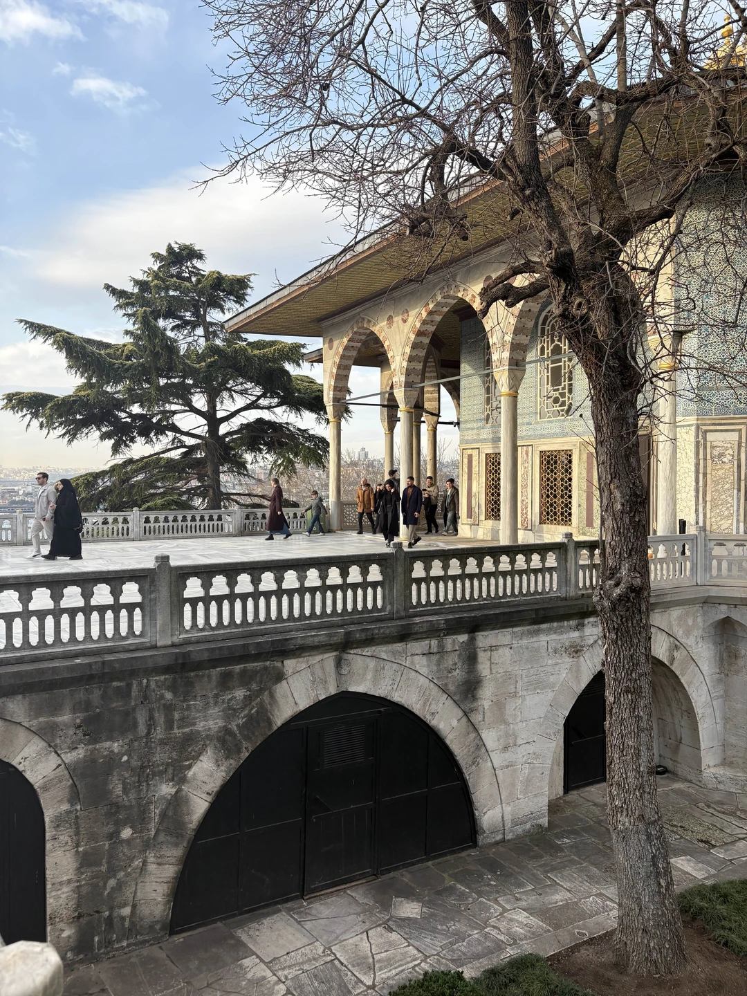 Очень понравилась экскурсия с Джесимом. Располагает к себе, хорошо говорит по русски и рассказывает много интересных, познавательных фактов