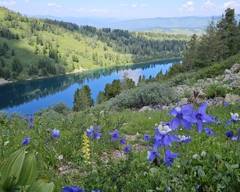 Красная гора, кратеры вулканов и подъём к горным озёрам