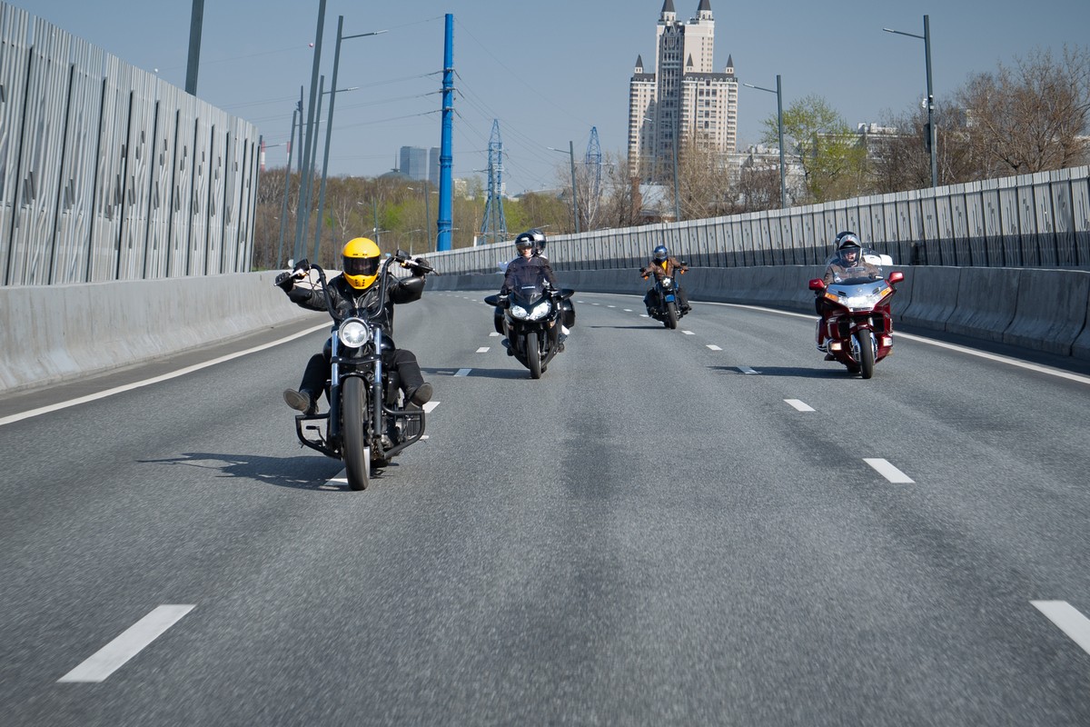 Мотопрогулка по Москве с посещением байк-центра «Ночные Волки» (10/11)