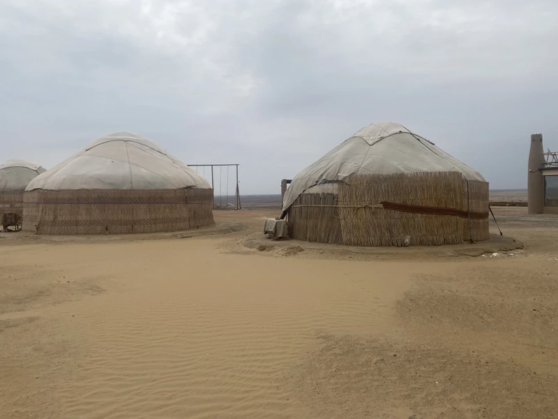 замечательный гид атмосфера очень комфортная много интересной исторической информации наверно лучшая экскурсия в узбекесиане всем рекомендую!