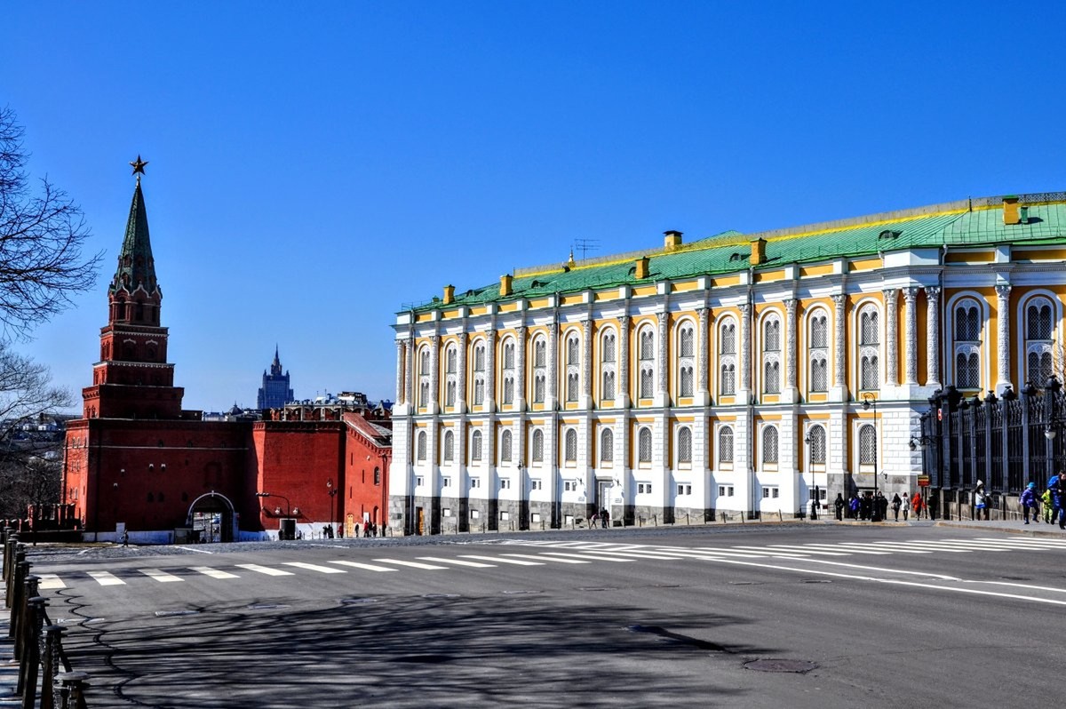 Оружейная палата Московского Кремля (только на иностранном языке)