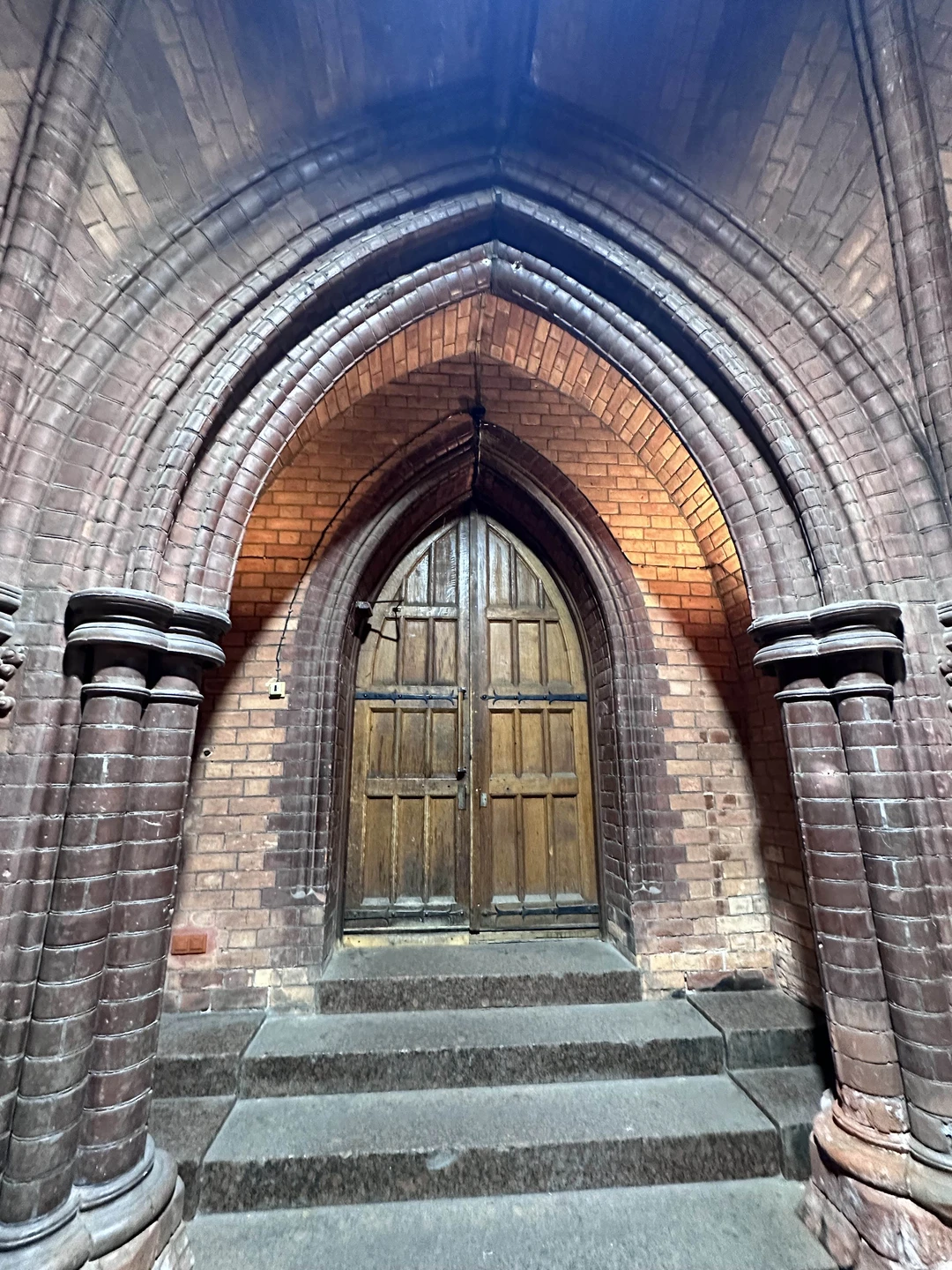 Замечательная экскурсия: легкая, познавательная, разноплановая. Обсудили много разных тем. Виктория очаровательный, приятный в общении экскурсовод. Рекомендую