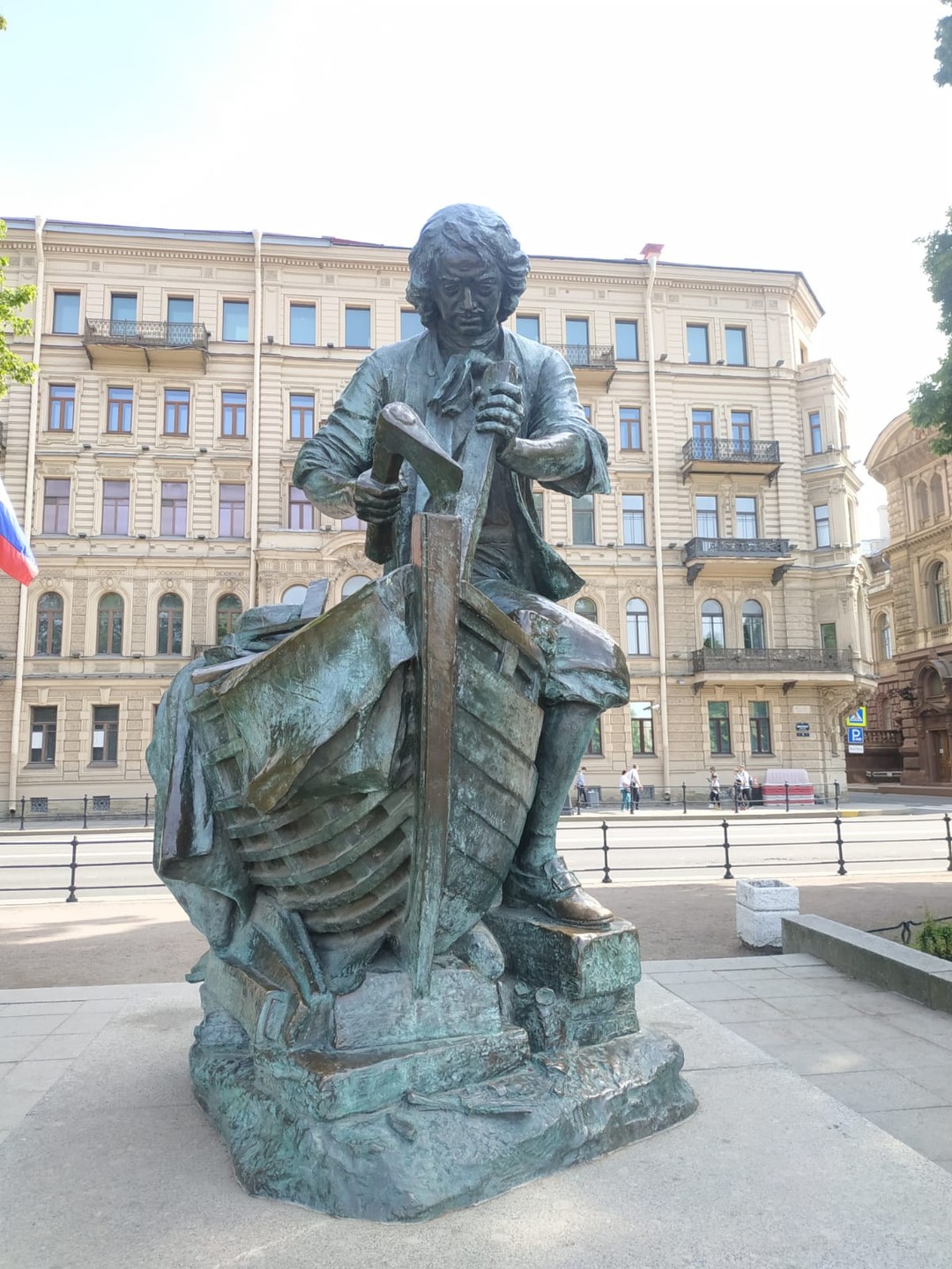 Хотелось немного больше Дворцовой Площади, как таковой) Но и без этого всё отлично!