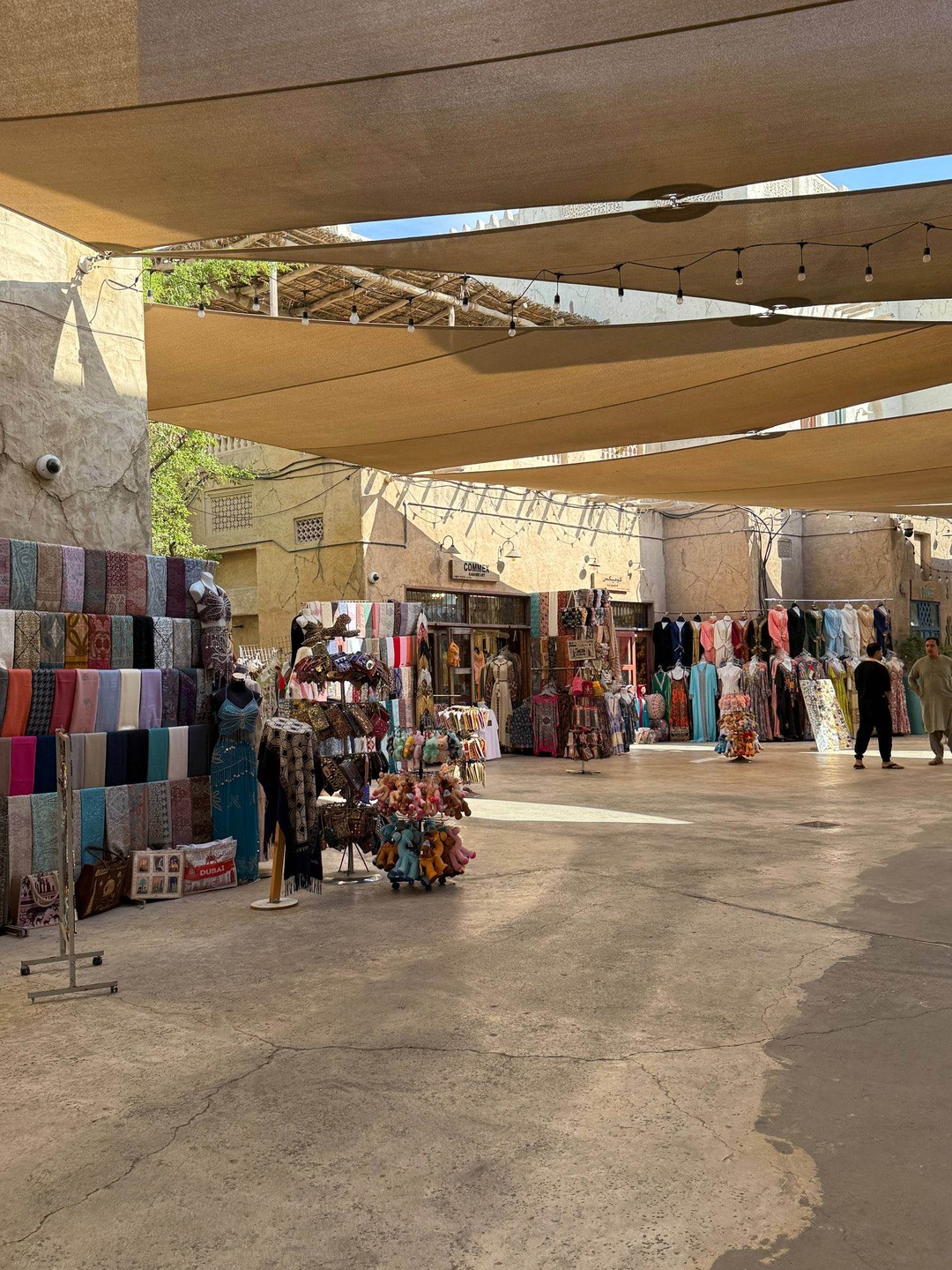 Прогулялись с Максимом по старому Дубаю. Прошлись по улочкам, где начиналась история, посетили музей кофе, прокатились