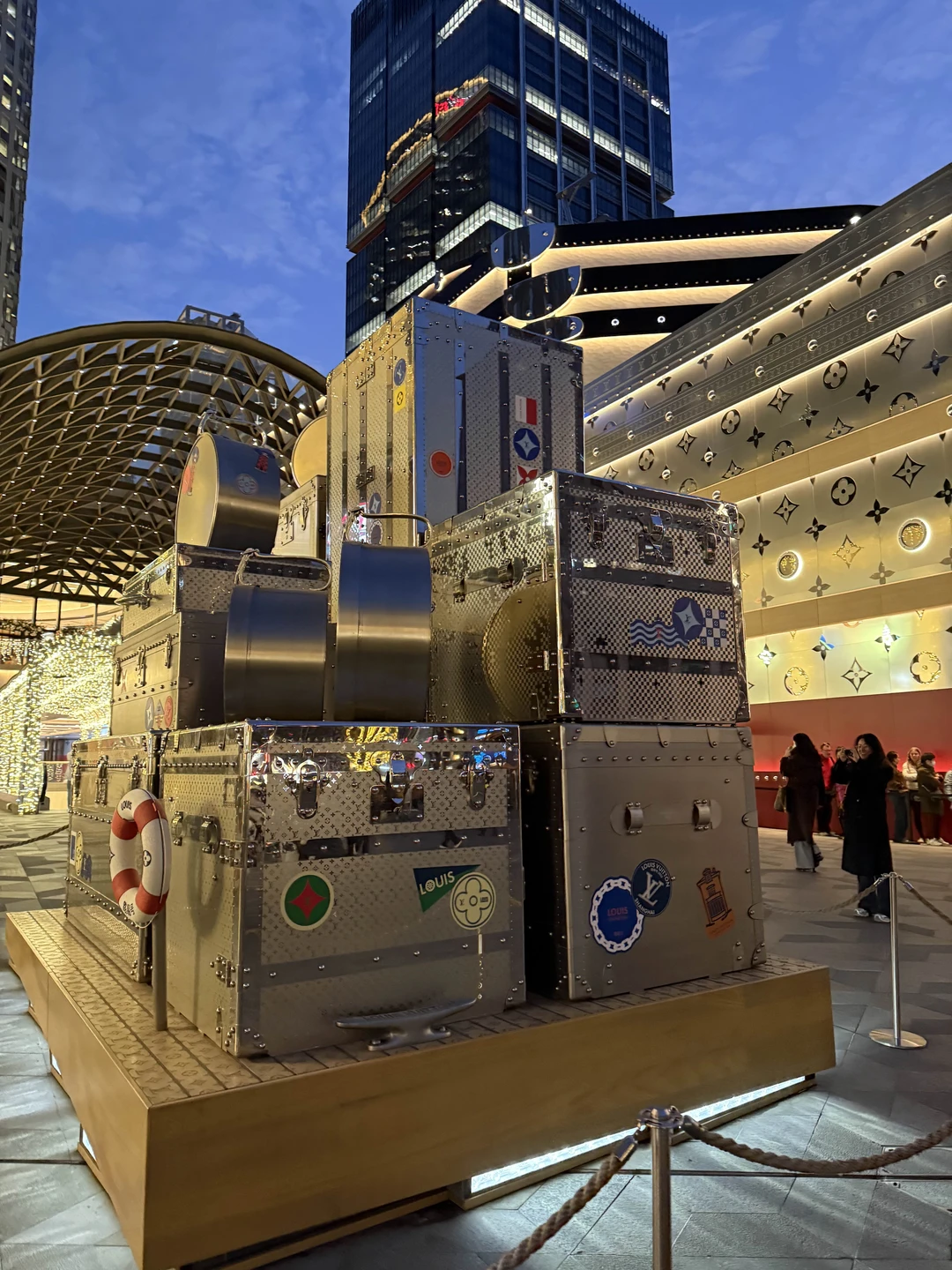 Очень хорошая насыщенная экскурсия, рекомендую