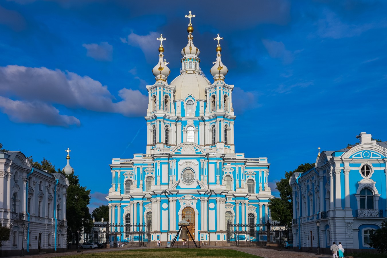 Смольный собор и Институт благородных девиц