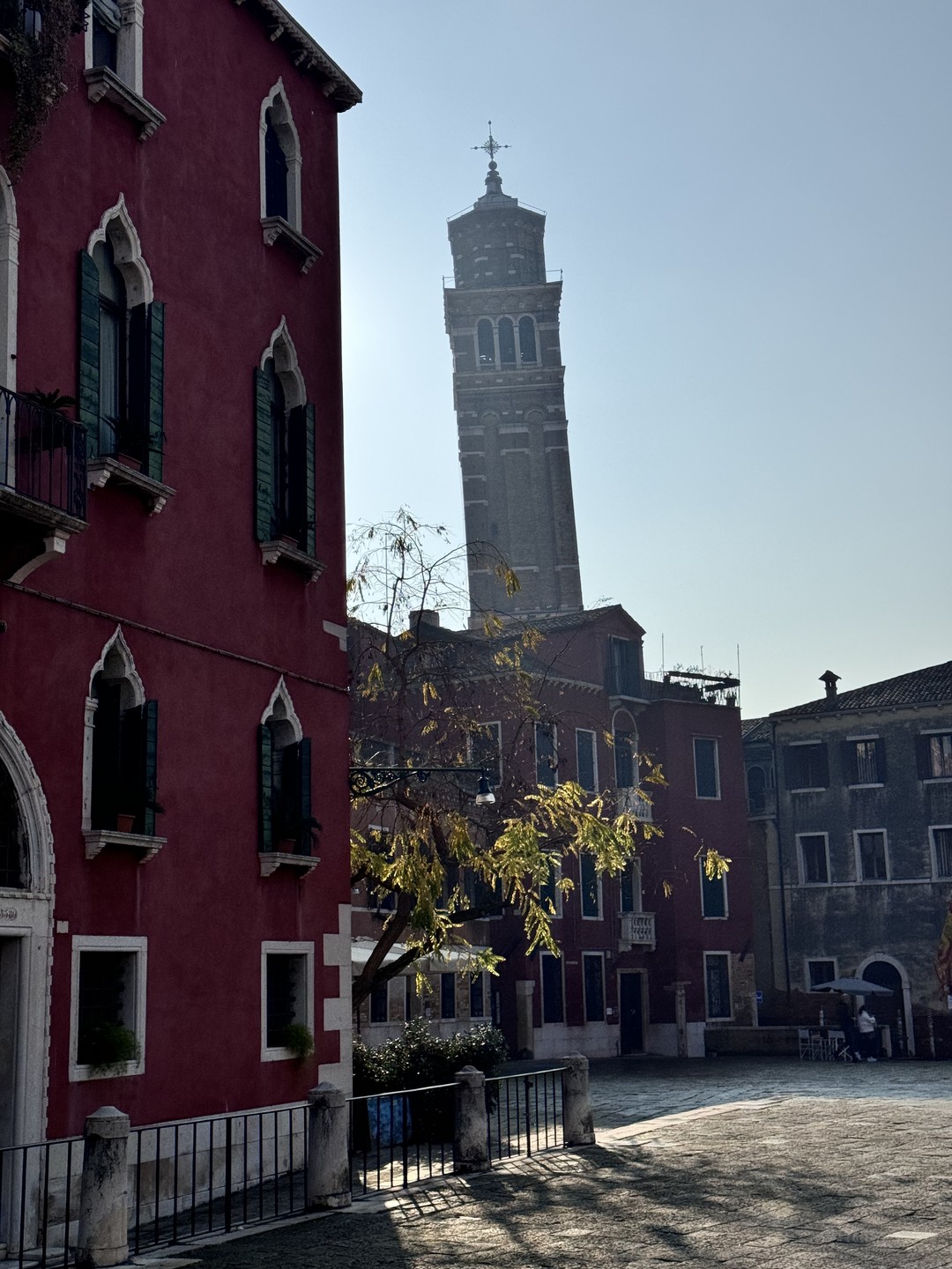 Ольга провела для нас отличную прогулку, во время которой не было лишних фактов и дат, но