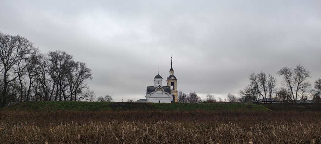 Станислав прекрасный глубоко компетентный рассказчик. Мы не раз бывали в Ростове, но Станислав открыл нам его