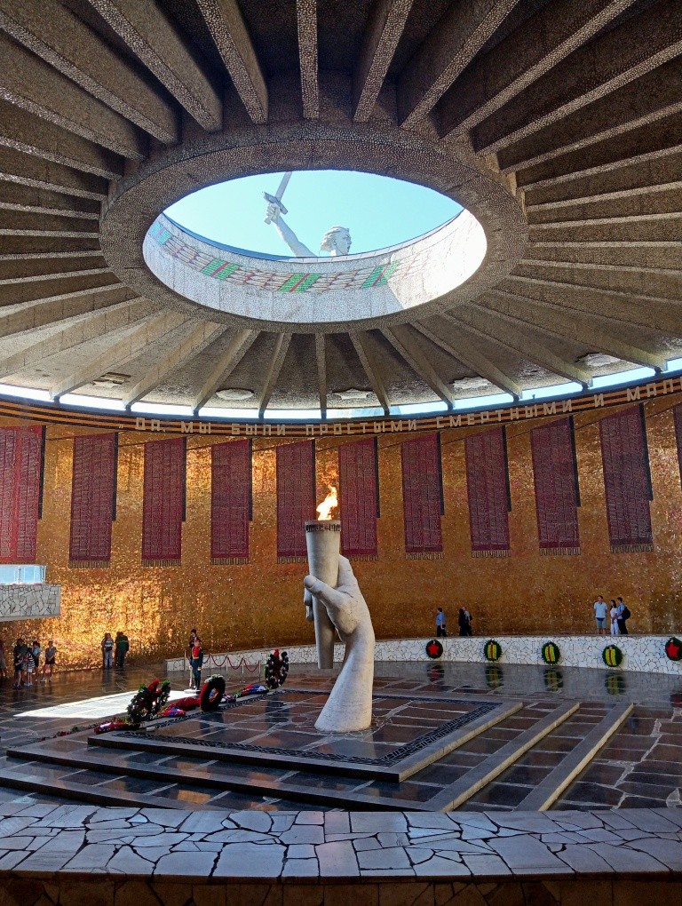 Обзорная экскурсия по городу-герою Волгограду нам очень понравилась! В ходе экскурсии мы посетили основные исторические объекты