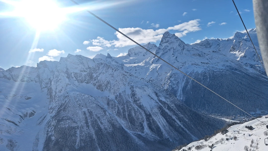 Это было великолепно! Тамара, наш гид, - это бриллиант среди всех гидов Кавказа! Огромные знания истории