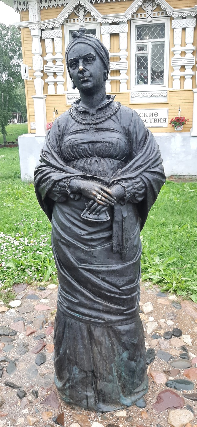 Приезжали в Углич семьёй. По отзывам выбрали Анну экскурсоводом. Анна квалифицированный экскурсовод. Всё рассказала об Угличе
