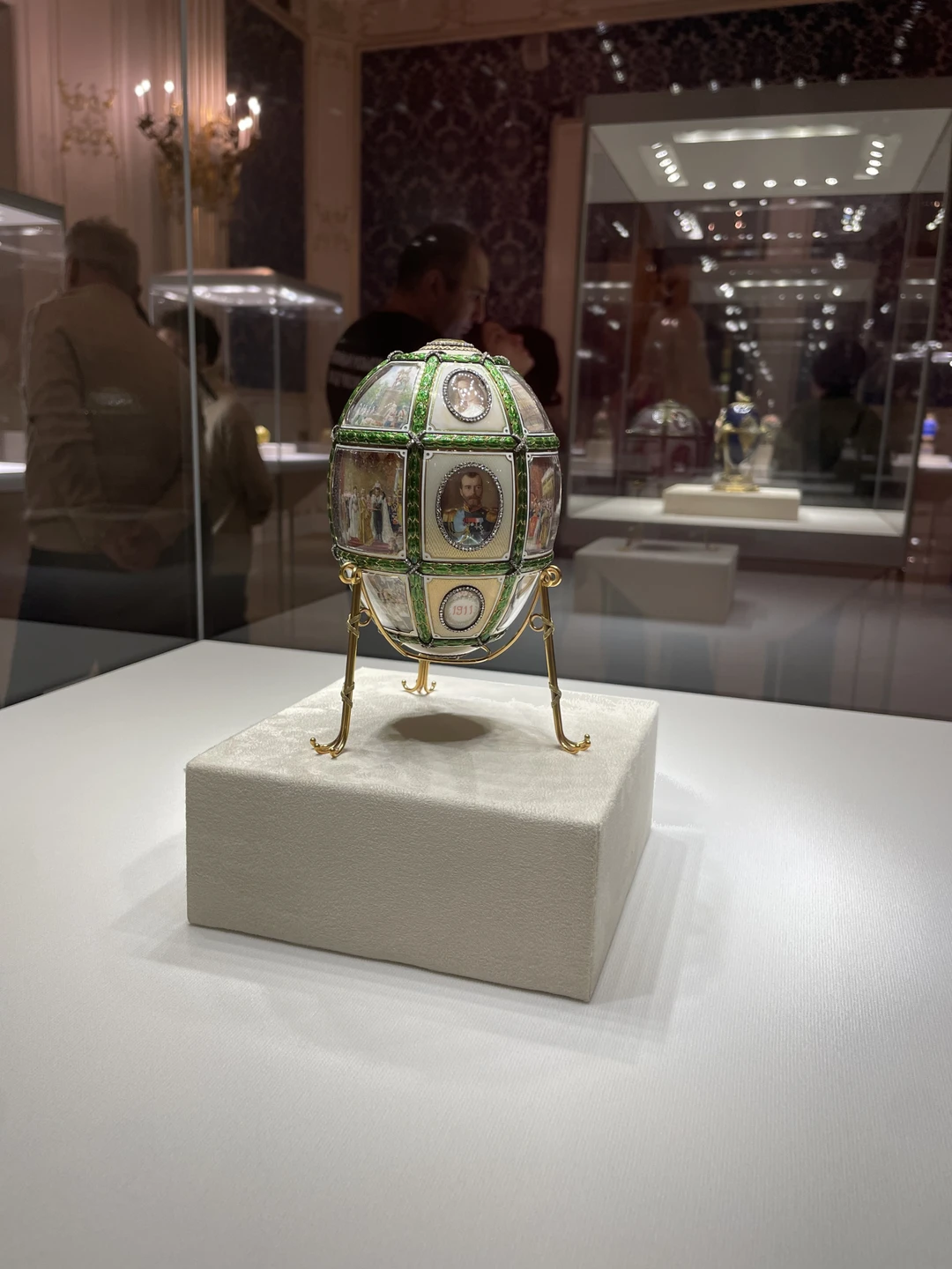 Добрый день. Выбрали Александру среди прочих гидов и не пожалели! Отлично владеет информацией, не давала нам