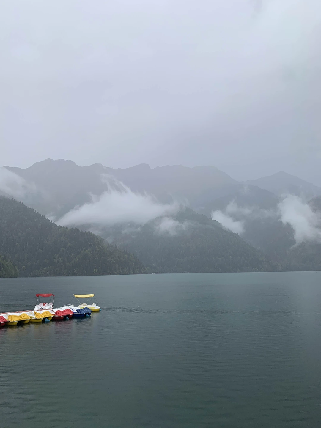 Экскурсия очень понравилась, поездка по Абхазии была на УАЗ Патриот мини-группами из 8 человек в машине,