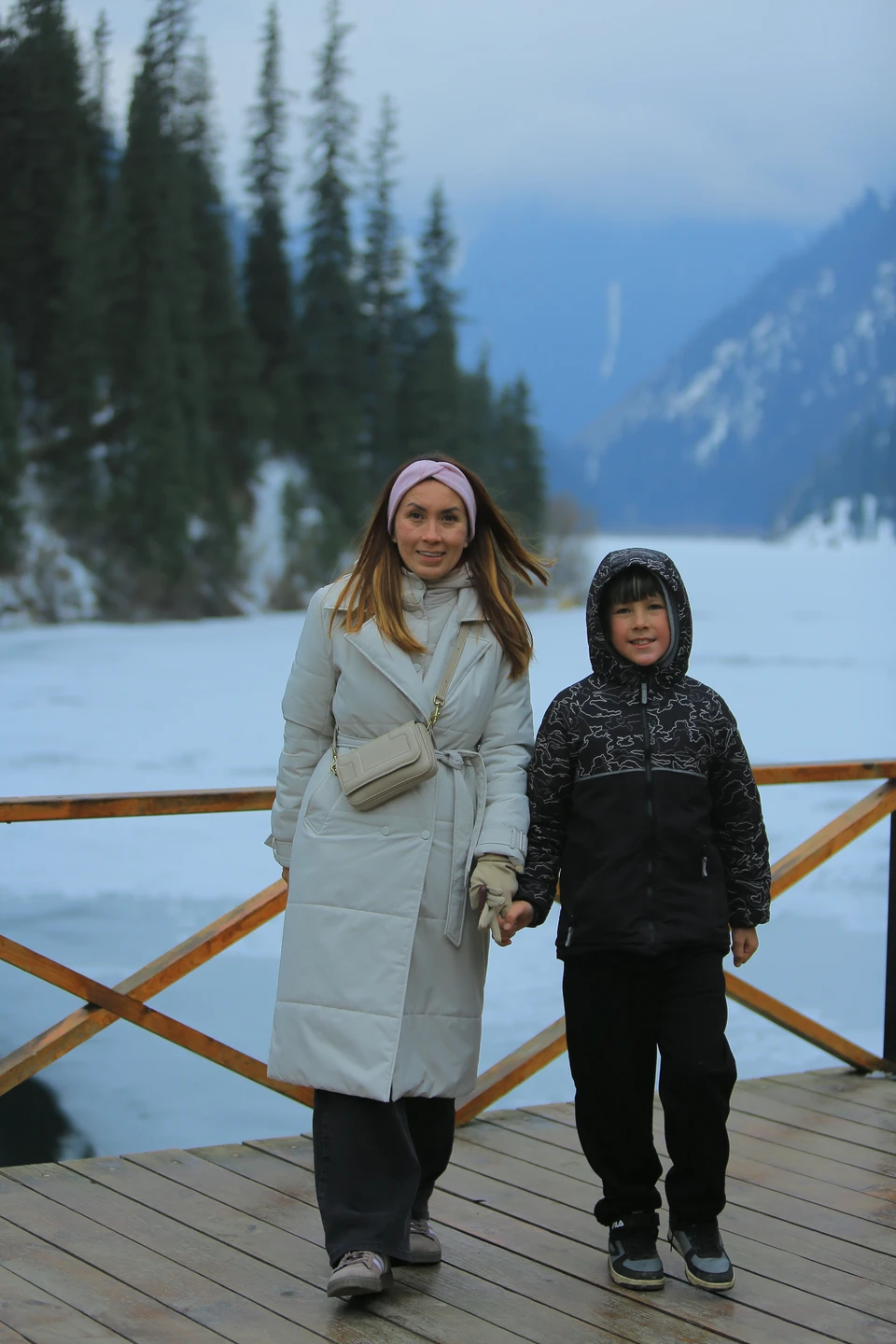 Отлично продуманная поездка по основным природным достопримечательностям Казахстана! Были с ребёнком 10 лет, сил хватило на