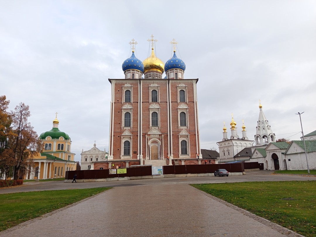 Экскурсия понравилась. Андрей увлекательно и интересно вел экскурсию. Андрей владеет большой информацией и с желанием ею