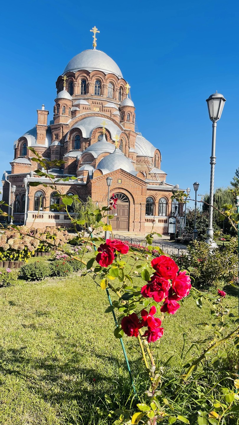 Чингиз,привет из Москвы! Спасибо за потрясающее знакомство со Свияжском. Вы сумели показать и рассказать так, как