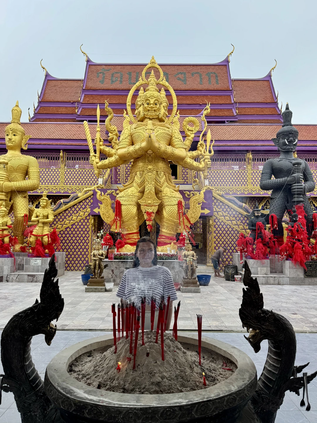 отличная экскурсия для тех, кто устал от пляжей и золотых храмов. тихий остров недалеко от бангкока