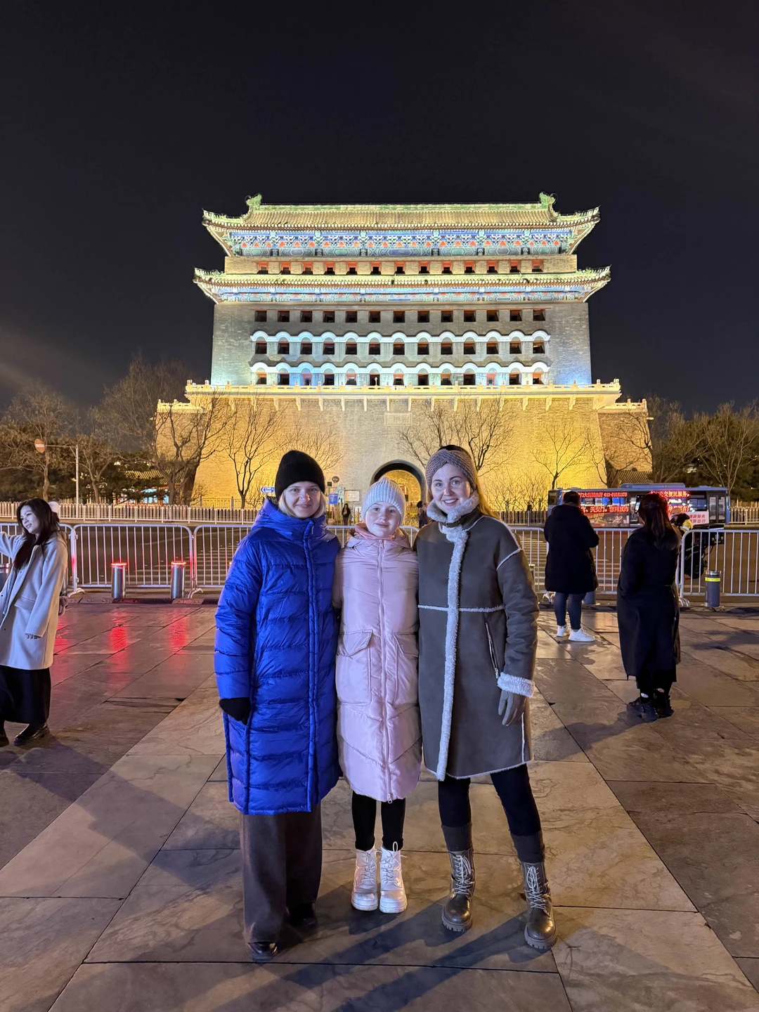 Гид Василий прекрасно владеет русским языком, все очень интересно и подробно объясняет, отвечает на все вопросы