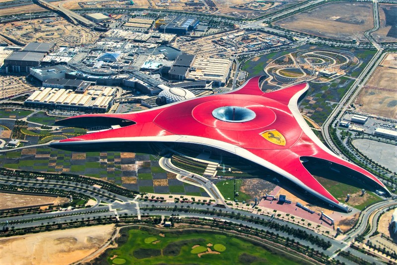 Фото - Экскурсия: "Билеты в парк Ferrari World с обедом"