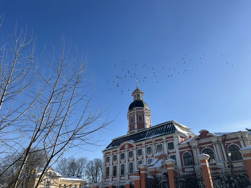 Побывали на экскурсии по Лавре и Некрополю мастеров искусств с гидом Николаем