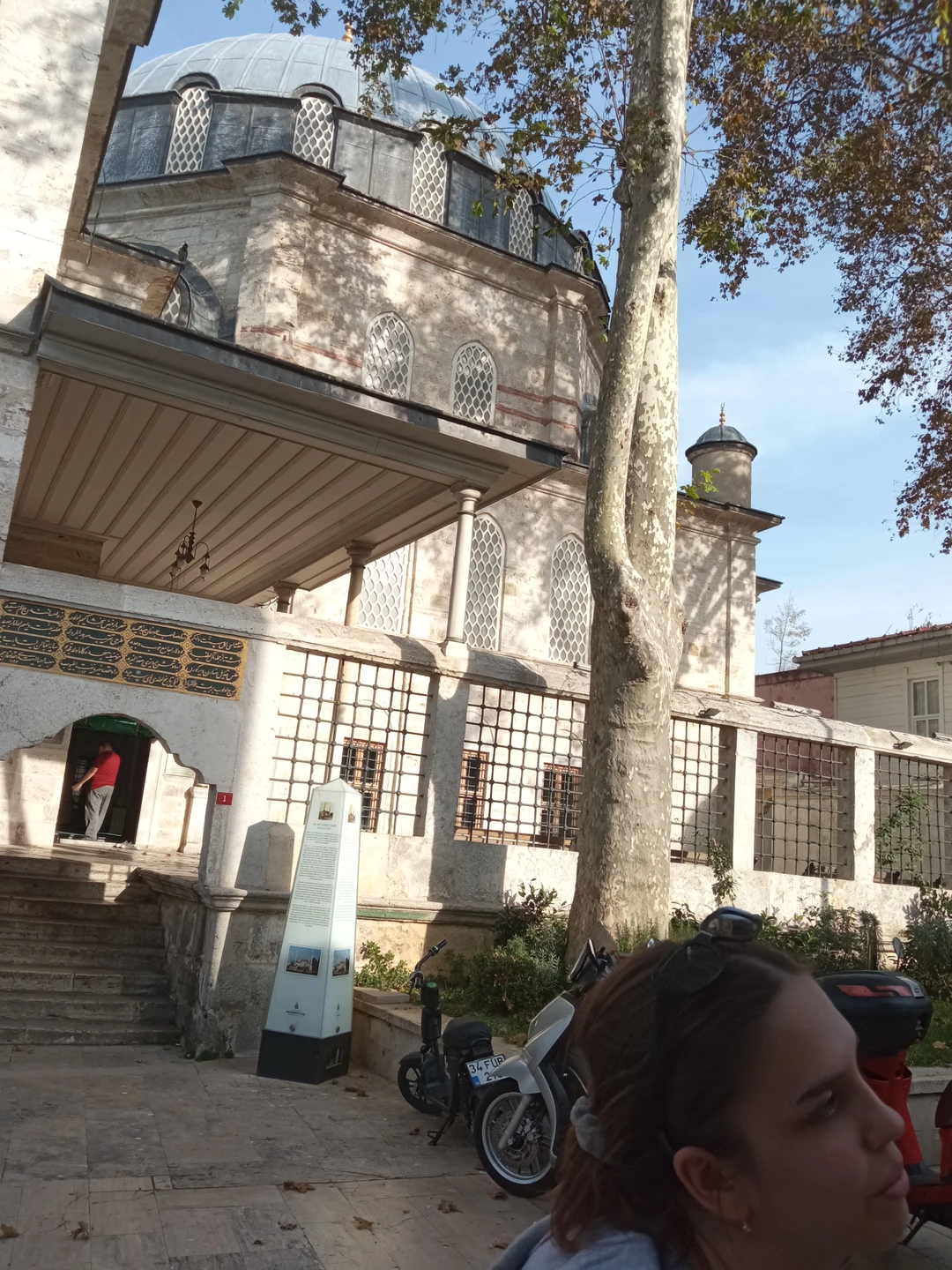 У нас был транзит в Стамбуле 12 часов, после ночного перелёта хотели посмотреть Стамбул, но чтобы