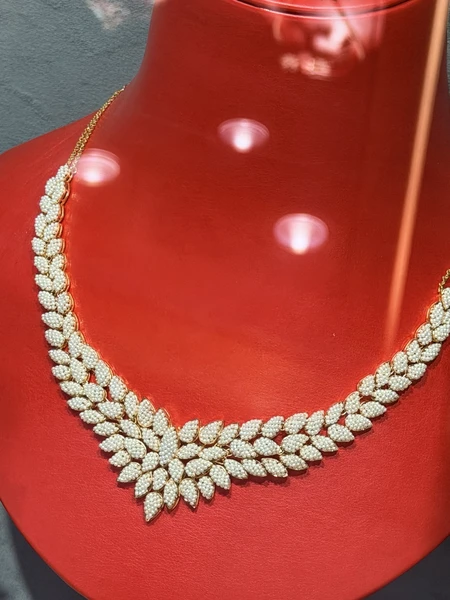 Луиза помогла мне провести единственный день в Бахрейне максимально интересно и комфортно, рекомендую от всей души